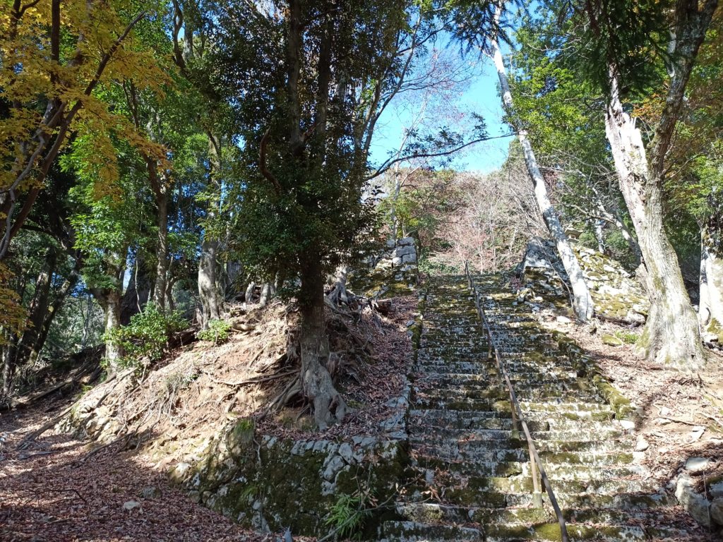 松尾寺遺跡の石段