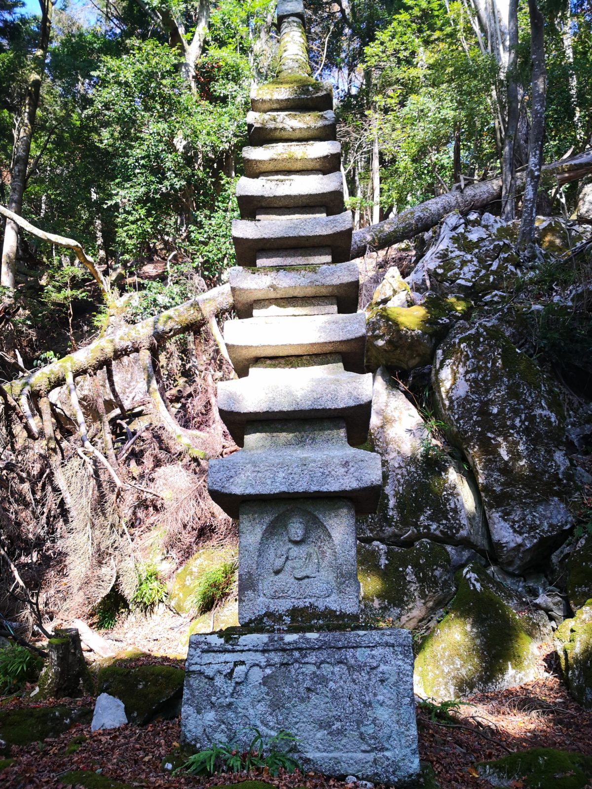 松尾寺遺跡と松尾寺山ハイキング